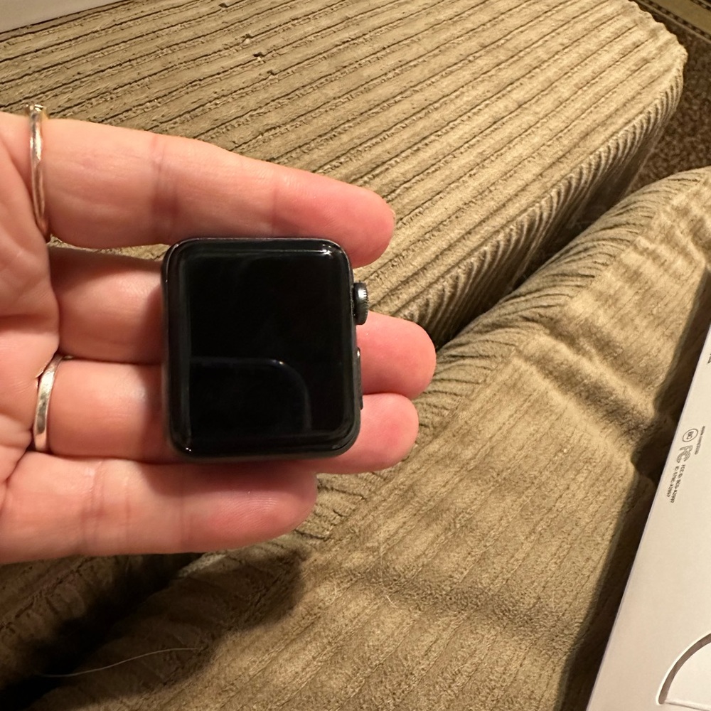 Apple Watch Series 3 - Space Gray with Black Band - Picture 5 of 15